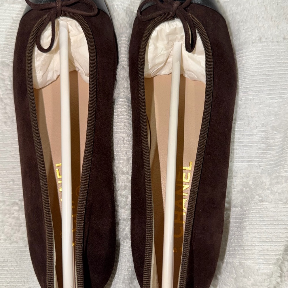❌❌❌ SOLD!!! CHANEL Dark Brown Suede Ballet Flats